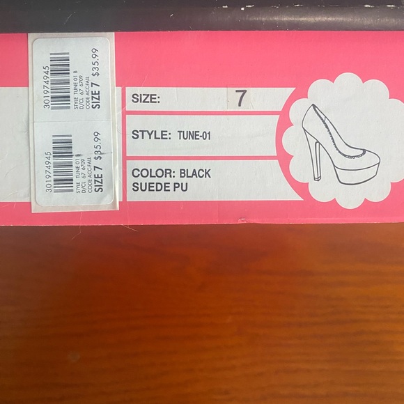 Charlotte Russe Suede Platform Pumps In Black Size 7 in good preowned condition - Picture 6 of 7